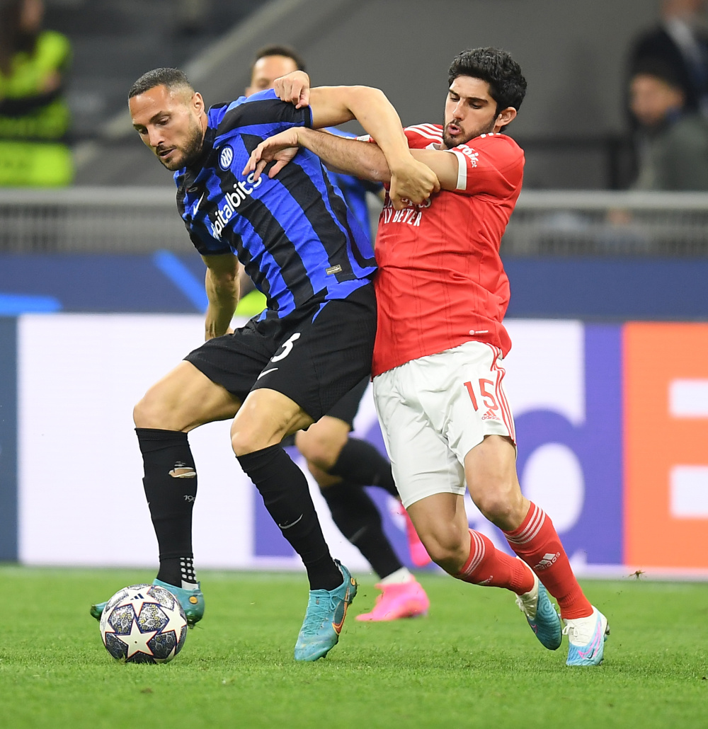 丹尼尔斯：约翰逊已是巨星，他的努力正转化为球场统治力（丹尼尔斯盛赞约翰逊：已跻身巨星，勤奋化作赛场统治力）