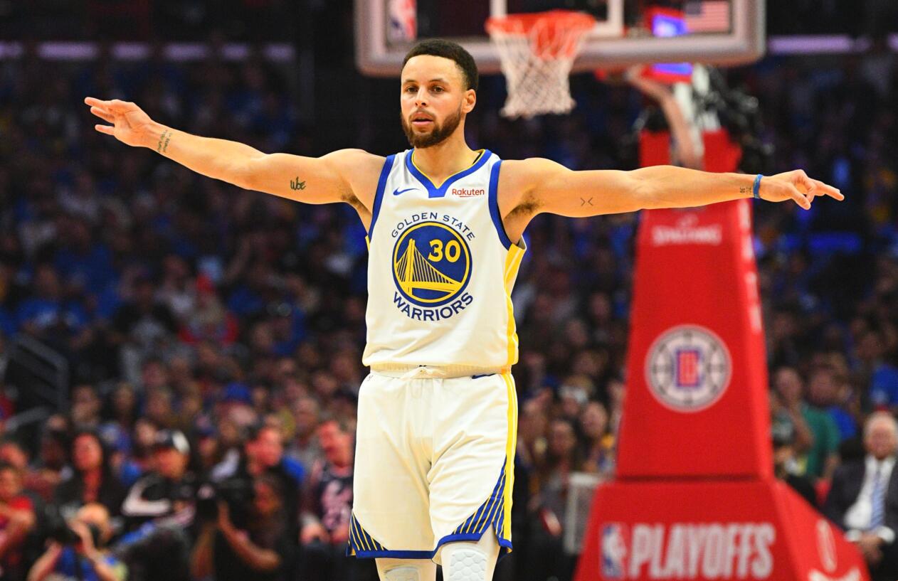 博格巴投资全球首支现代化专业赛驼队，成为其股东和大使（博格巴入股全球首支现代化专业赛驼队，兼任形象大使）