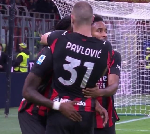 德转列多特历史最贵阵：哈兰德领衔，贝林、桑乔、罗伊斯上榜（德转评选多特历史最贵阵容：哈兰德领衔，贝林厄姆、桑乔、罗伊斯在列）