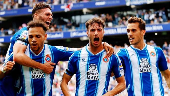 U19世锦赛，中国女排开门红！但黄悦鑫退步，全队一传防守需提高（U19世锦赛中国女排迎首胜：黄悦鑫状态下滑，全队一传与防守仍待提升）