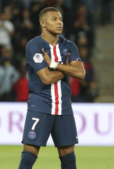 孔蒂：欧冠是完全不同的世界，我们的目标是比法兰克福多进1个（孔蒂：欧冠是另一个世界，我们只求比法兰克福多进一球）