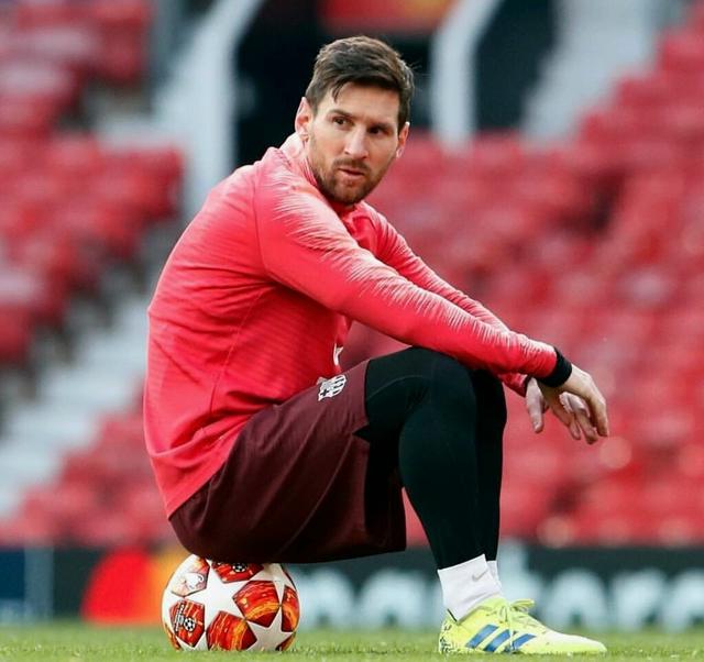 利物浦应对萨拉赫危机：与莱比锡就天才边锋迪奥曼德展开深入转会谈判（为解萨拉赫难题，利物浦与莱比锡加速就新星边锋迪奥曼德的转会洽谈）