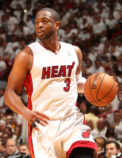 阿森纳发布第三球衣：晨霜白为主基调！（阿森纳推出第三款球衣：以晨霜白为主色）