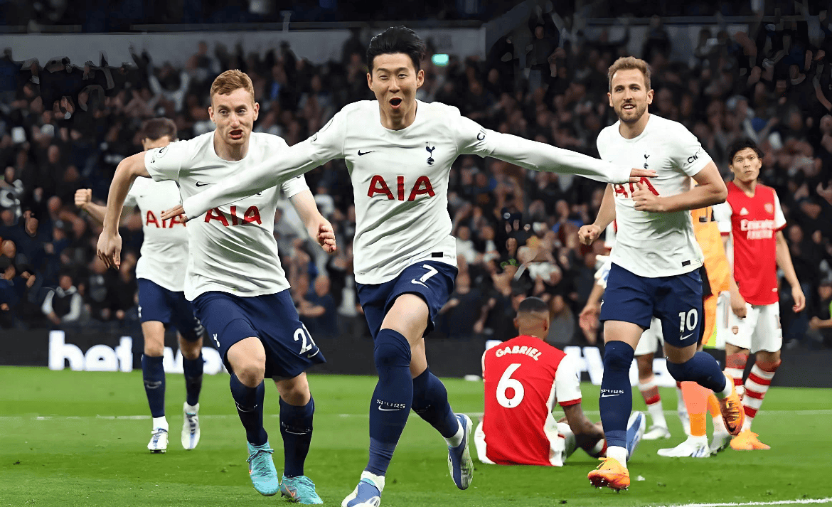 志愿者们用耐心细致的陪伴、温暖有力的援手，为参赛运动员提供全方位保障（志愿者以细致陪伴与温暖援助，为参赛运动员保驾护航）