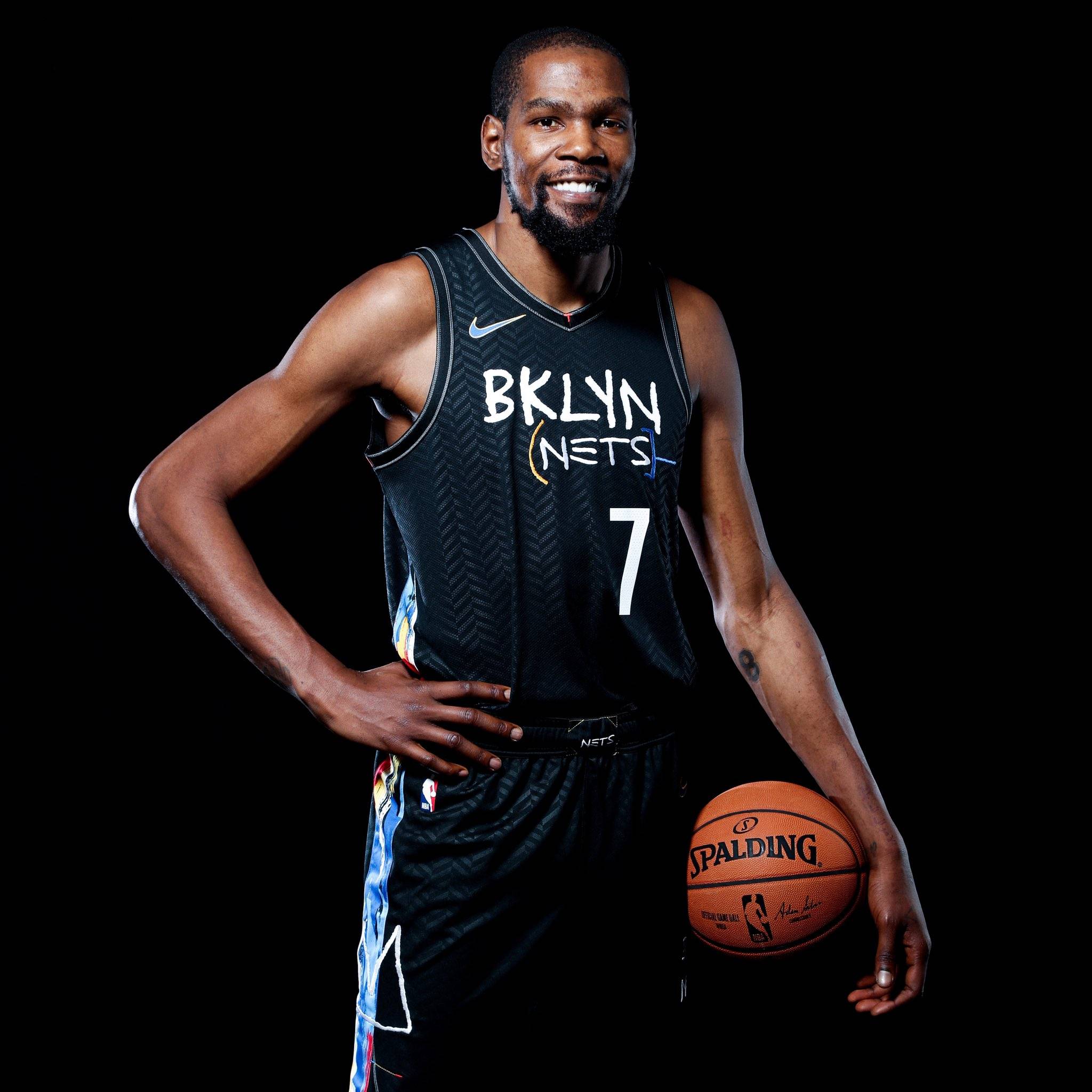 莱万：现在最好不要谈论亚马尔；合同的事我不着急（莱万：当下别谈亚马尔；合同问题我并不着急）