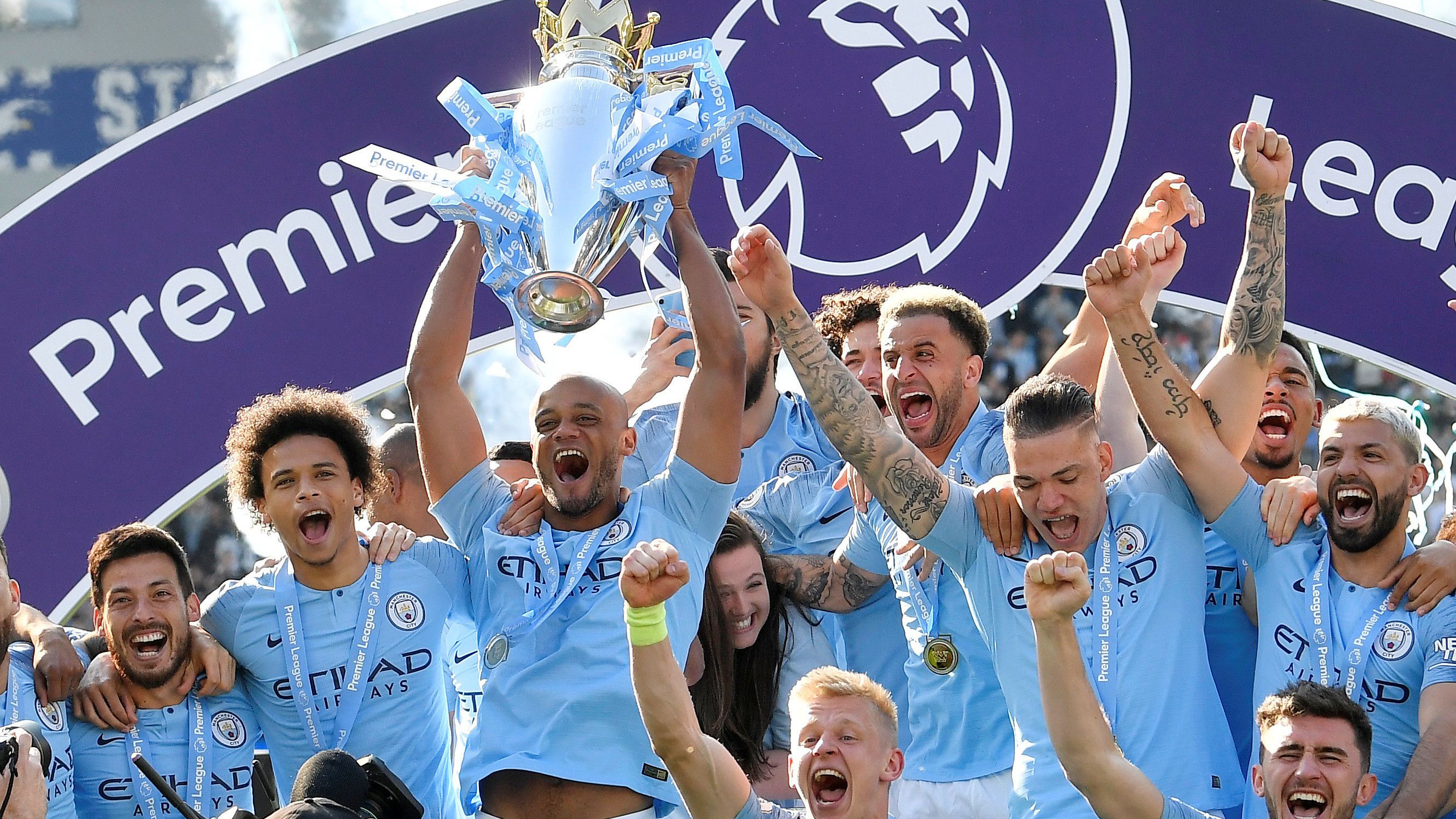 尤文客战博洛尼亚大名单：弗拉霍维奇伤缺！伊尔迪兹、图拉姆在列（尤文客战博洛尼亚名单出炉：弗拉霍维奇因伤缺席，伊尔迪兹、图拉姆入选）