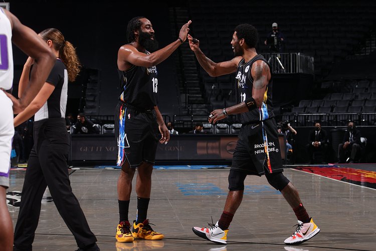 记者：41岁蒂亚戈·席尔瓦12月告别巴甲，正考虑重返欧洲（记者：41岁蒂亚戈·席尔瓦将于12月告别巴甲，正酝酿重返欧洲赛场）