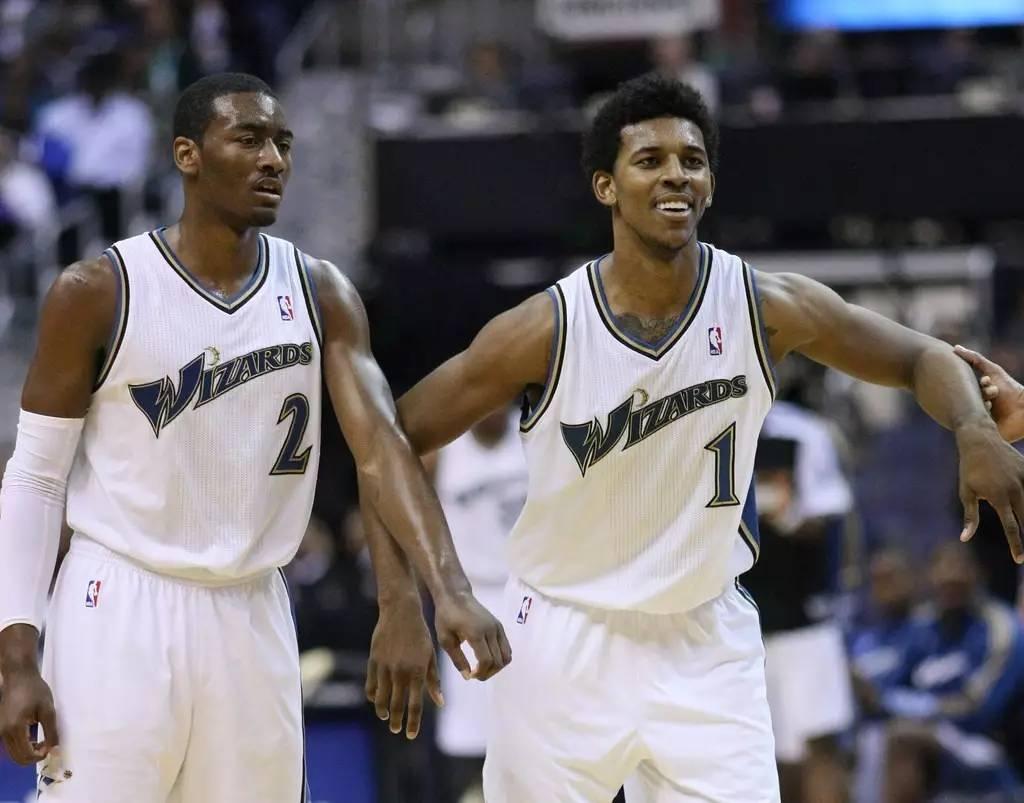 官方：巴列卡诺与后卫拉蒂乌续约至29／30赛季结束（官方确认：拉蒂乌与巴列卡诺续约至2029／30赛季末）