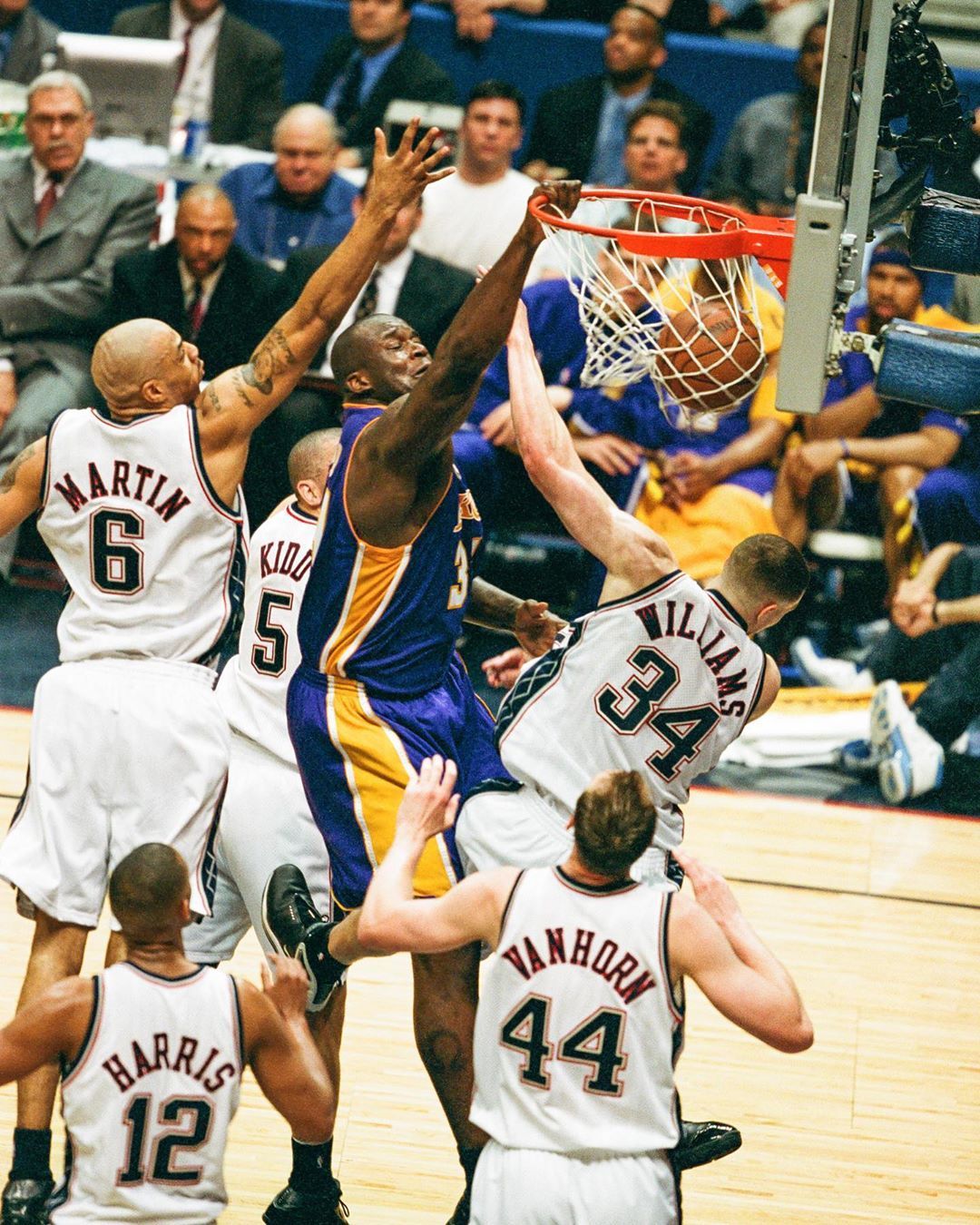 祝前阿森纳前锋拉希姆·斯特林生日快乐，他今天31岁了！（前阿森纳前锋拉希姆·斯特林迎来31岁生日，送上祝福！）