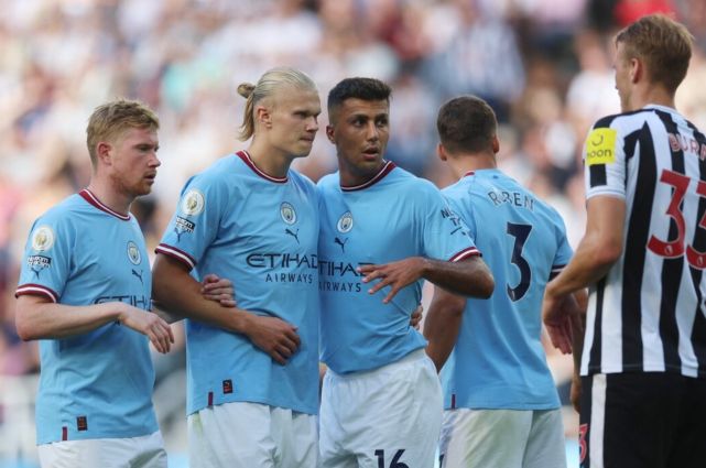 哈珀发挥不佳，雷诺与特雷·约翰逊出色表现抢镜（哈珀状态低迷，雷诺与特雷·约翰逊高光表现引人注目）