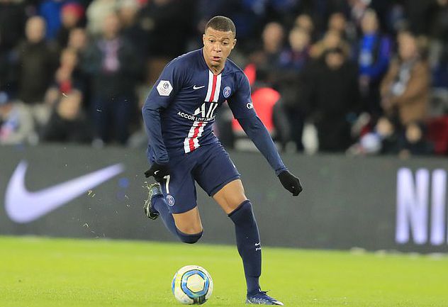 拜仁官方：于帕梅卡诺因负荷管理未进战圣保利大名单（拜仁官宣：出于负荷管理考虑，于帕梅卡诺无缘对阵圣保利名单）