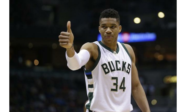 喀麦隆非洲杯大名单：姆伯莫领衔，巴索戈在列，奥纳纳无缘（喀麦隆公布非洲杯阵容：姆伯莫领军，巴索戈入选，奥纳纳落选）