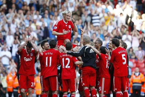 状态出色！杜兰特半场三分3中3轰16分2板2助（手感火热！杜兰特半场三分3投3中，砍下16分2篮板2助攻）