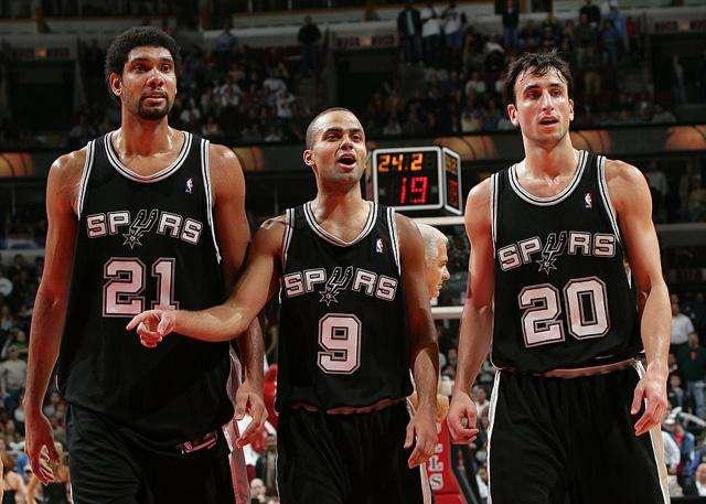 灰熊人手紧缺，球队面临巨大挑战（灰熊阵容短缺，球队遭遇严峻考验）