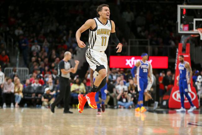 这画面太搞笑！申京快攻传球失误 随后一脸懊悔抱头（笑点拉满！申京快攻传球失手，下一秒抱头自责）