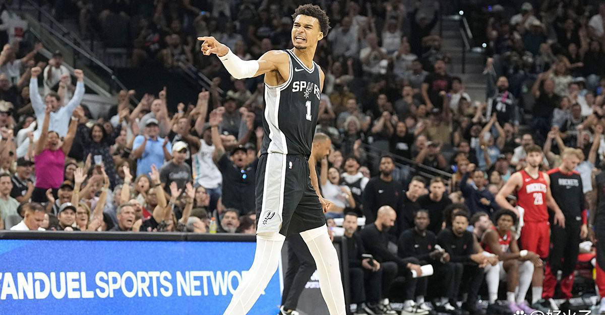 意天空：迪乌夫在国米逐渐展现影响力，或成邓弗里斯合适替补（意天空：迪乌夫在国米愈发抢眼，有望出任邓弗里斯的理想替补）