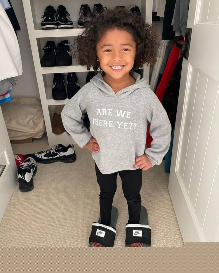 邓加：巴西球员和欧洲球员是不一样的，他们总想上场踢球（邓加：巴西球员与欧洲球员各异，始终渴望上场）