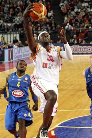 麦迪逊晒出儿子身穿贝林厄姆球衣照片：明智的选择（麦迪逊晒儿子穿贝林厄姆球衣照：眼光不错）