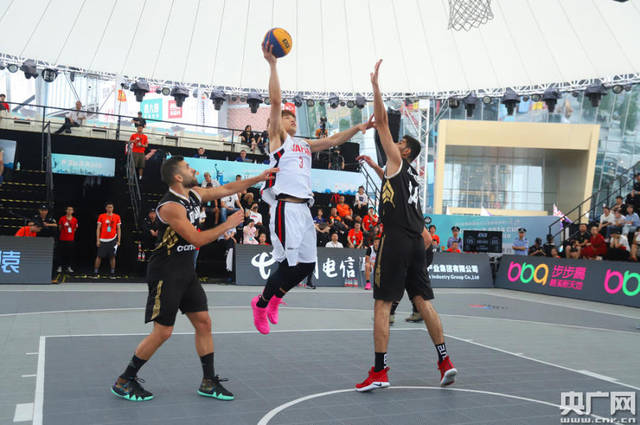 晨读｜里昂欧联杯狂胜领跑 紫百合欧协联主场告负（晨读｜里昂欧联大胜登顶 紫百合欧协联主场失守）